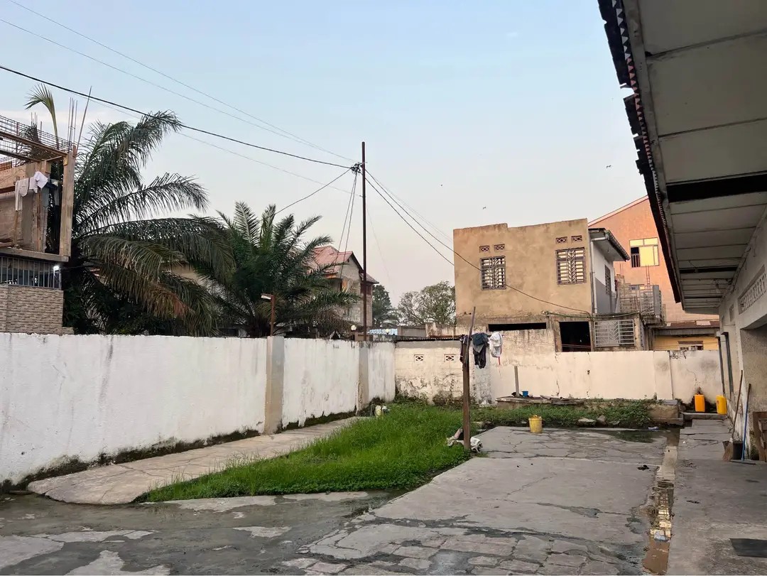 Parcelle-Terrain à Vendre – Matete, Kinshasa