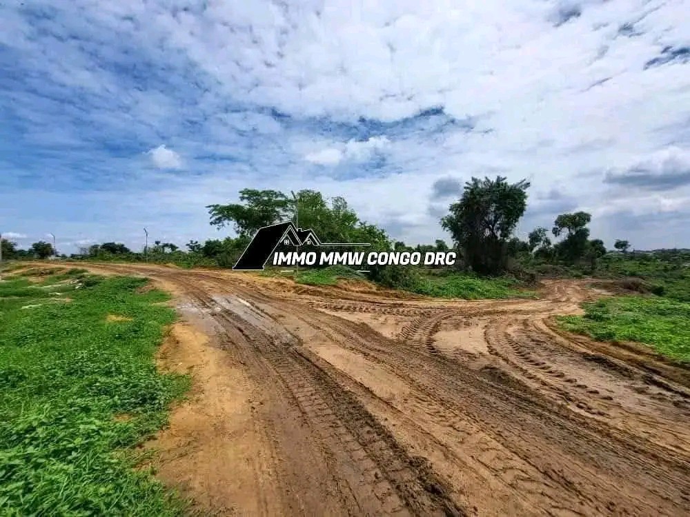 Parcelle-Terrain à Vendre – Ngaliema, Kinshasa
