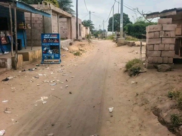 Parcelle-terrain à vendre – selembao, kinshasa