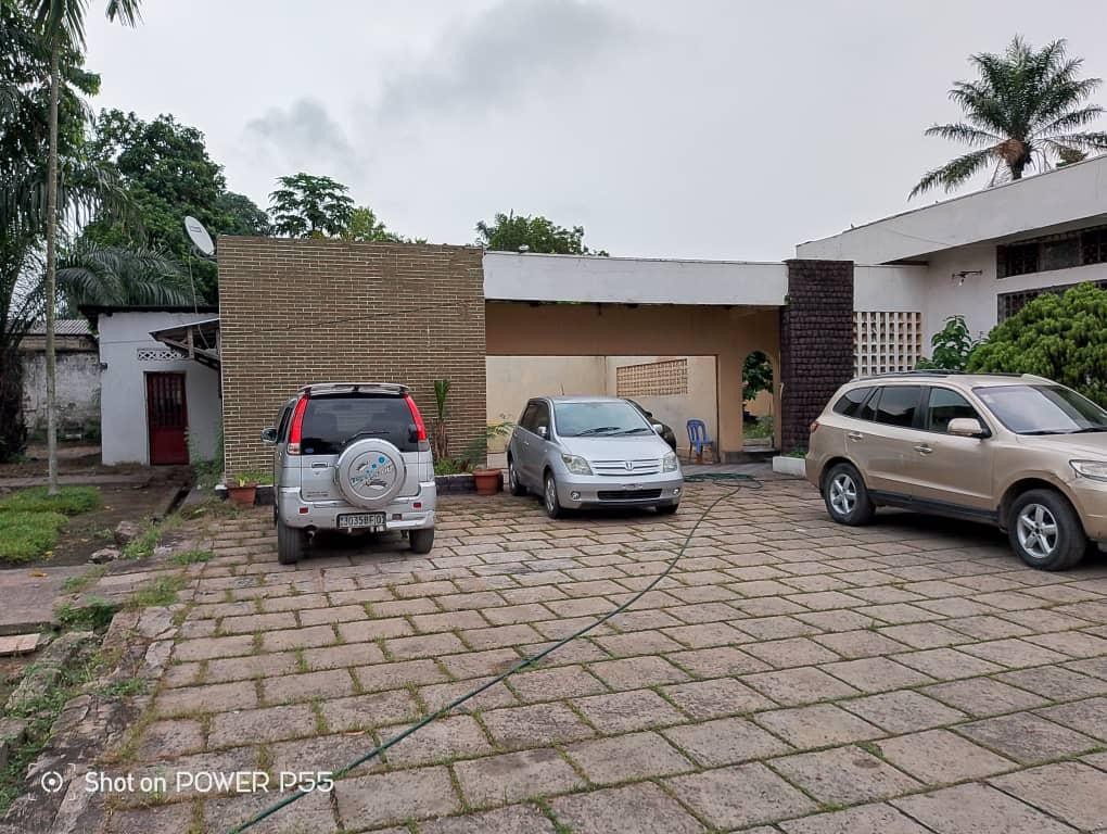 Parcelle-Terrain à Vendre – Ngaliema, Kinshasa