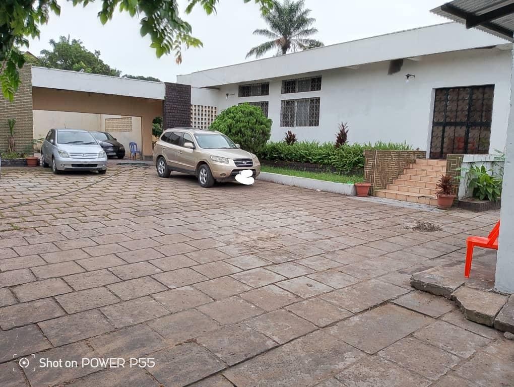 Parcelle-Terrain à Vendre – Ngaliema, Kinshasa