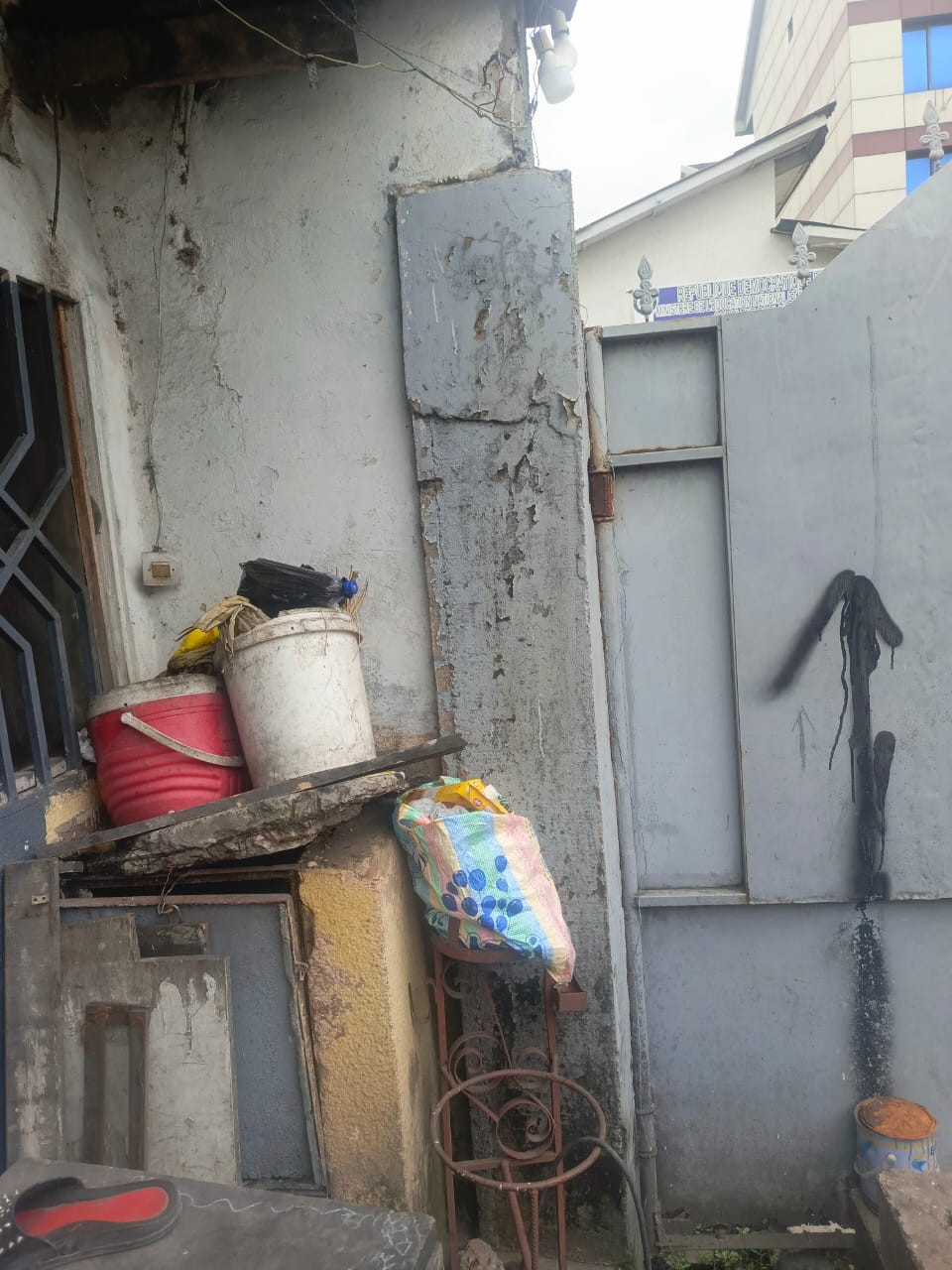scaled_1007626870 Parcelle-Terrain à Vendre – Barumbu, Kinshasa