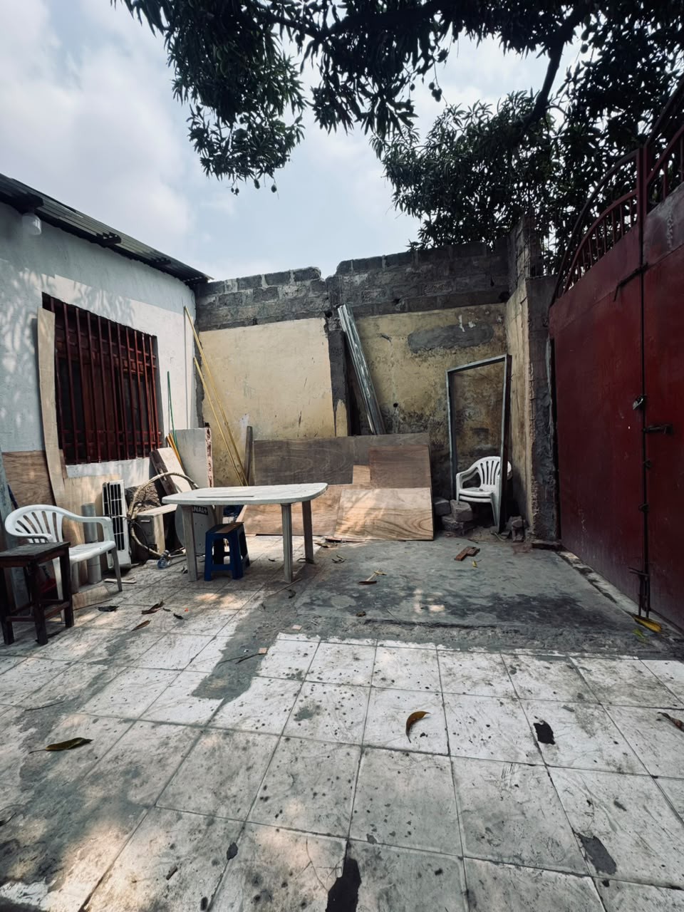 scaled_1007640896 Parcelle-Terrain à Vendre – Barumbu, Kinshasa