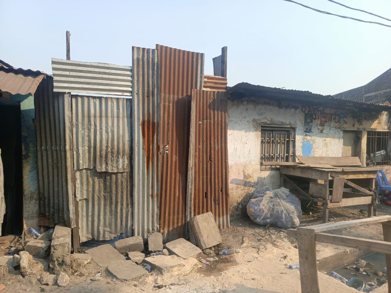 scaled_1007649519 Parcelle-Terrain à Vendre – Barumbu, Kinshasa