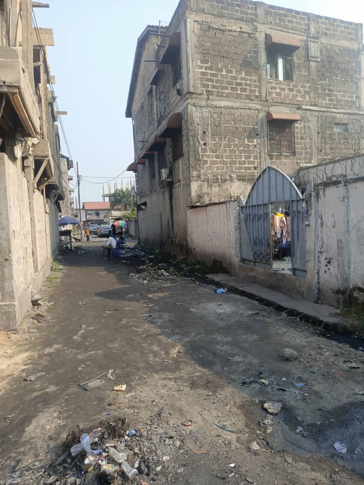 scaled_1007655609 Parcelle-Terrain à Vendre – Barumbu, Kinshasa