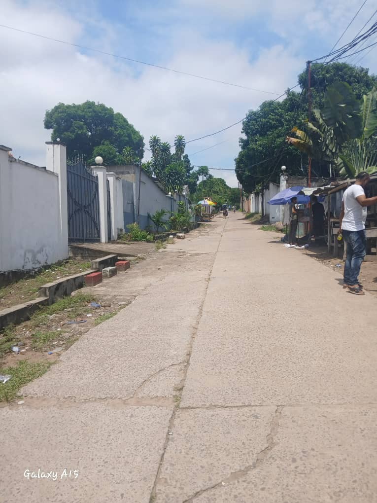 Parcelle-Terrain à Vendre – Macampagne, Kinshasa