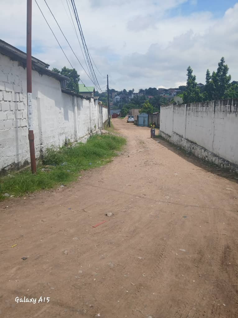 Parcelle-Terrain à Vendre – Macampagne, Kinshasa