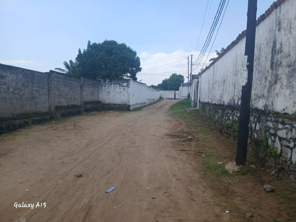 Parcelle-Terrain à Vendre – Macampagne, Kinshasa