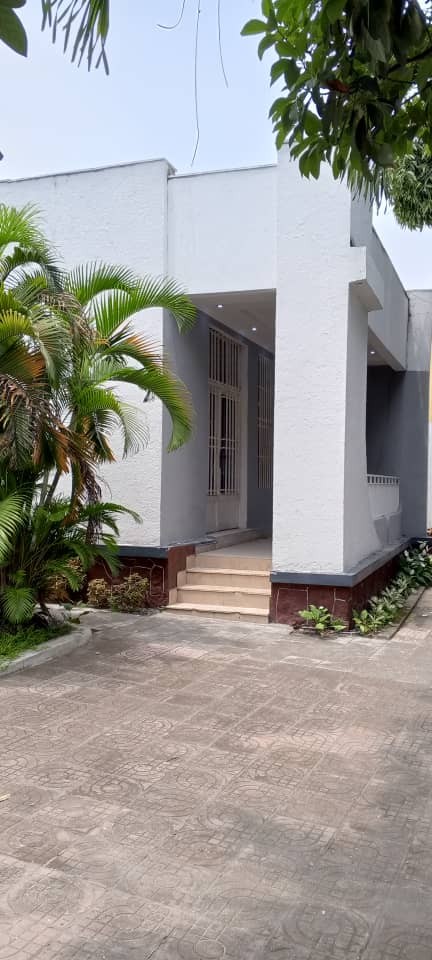 scaled_1587095 Villa à Louer – Macampagne, Kinshasa