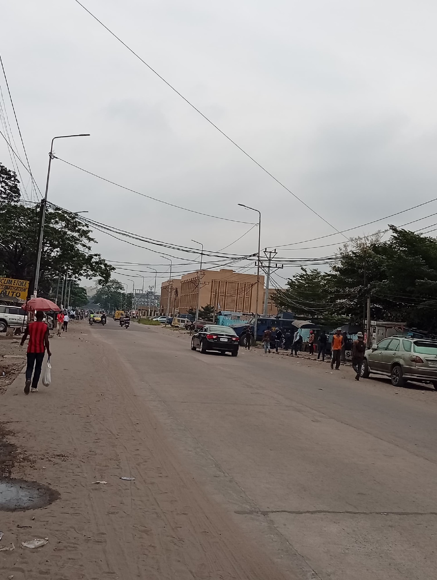 scaled_1596852 Parcelle-Terrain à Vendre – Kasa-Vubu, Kinshasa