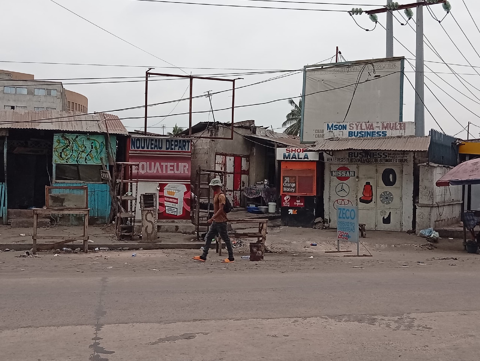 scaled_1596913 Parcelle-Terrain à Vendre – Kasa-Vubu, Kinshasa