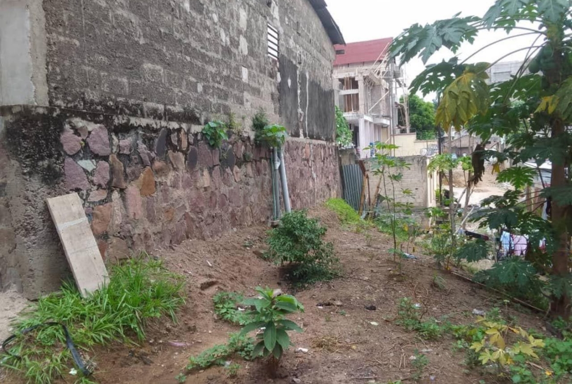 Parcelle-Terrain à Vendre – Macampagne, Kinshasa
