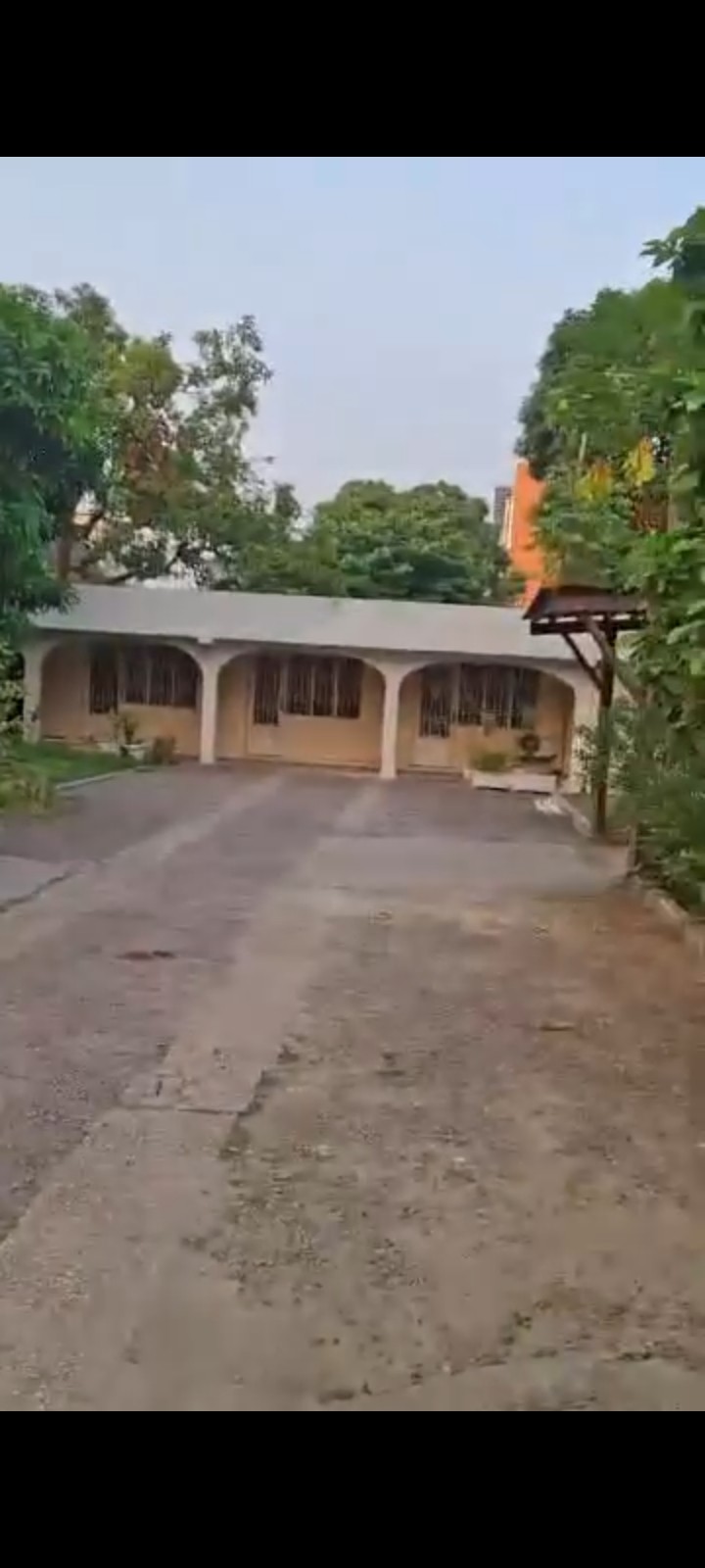 Parcelle-Terrain à Vendre – Gombe, Kinshasa