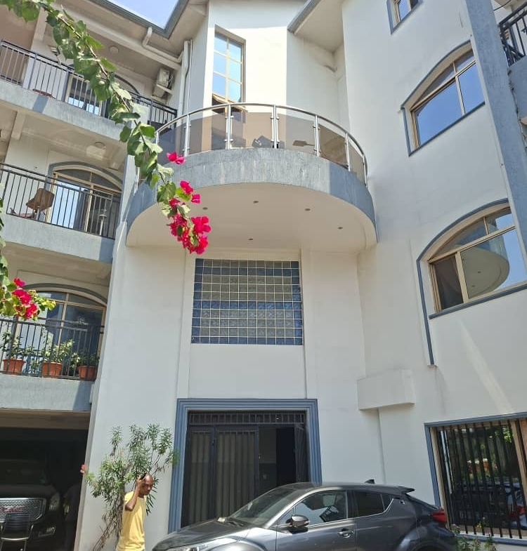 Immeuble à Vendre – Gombe, Kinshasa
