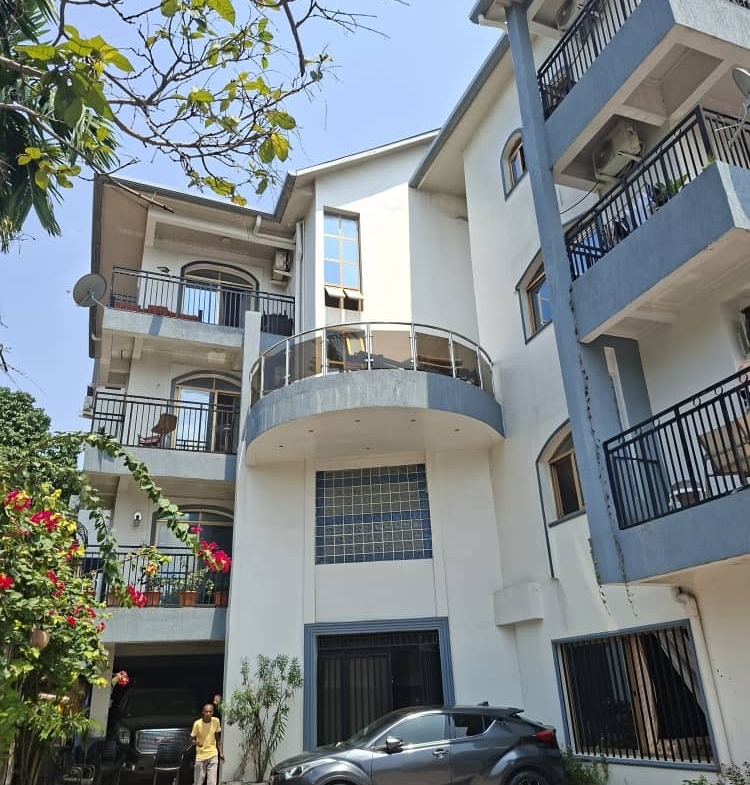 Immeuble à Vendre – Gombe, Kinshasa