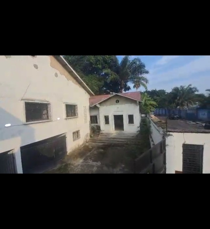 Parcelle-Terrain à Vendre – Gombe, Kinshasa