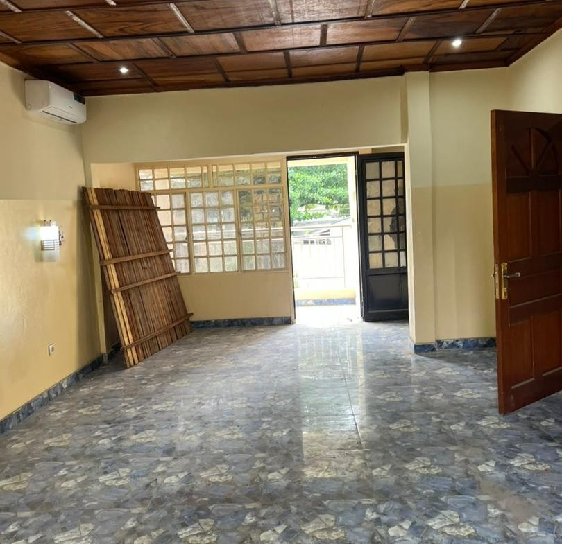 Immeuble à Vendre – Gombe, Kinshasa