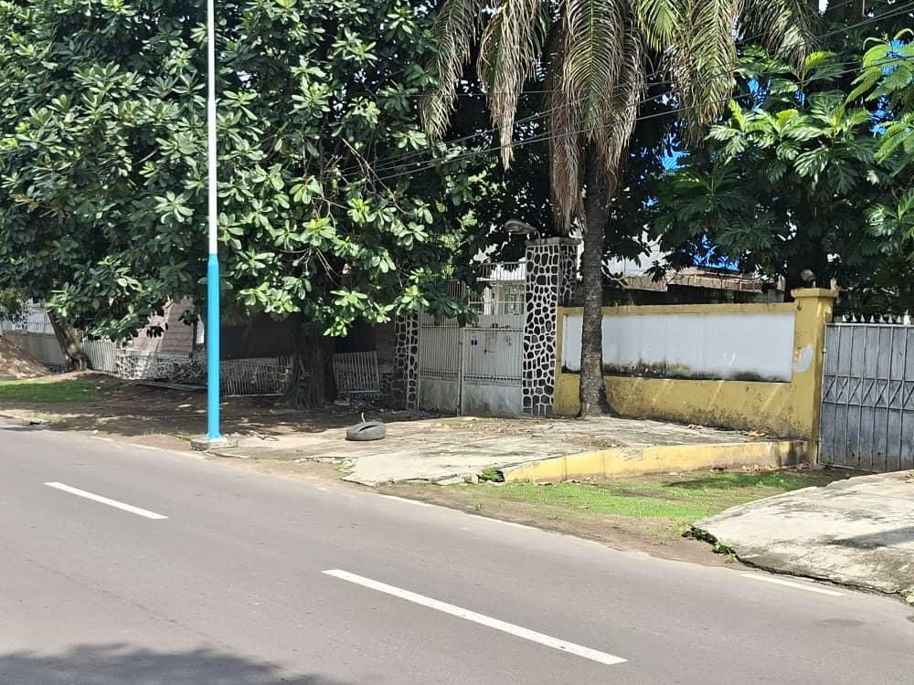 Parcelle-Terrain à Vendre – Gombe, Kinshasa