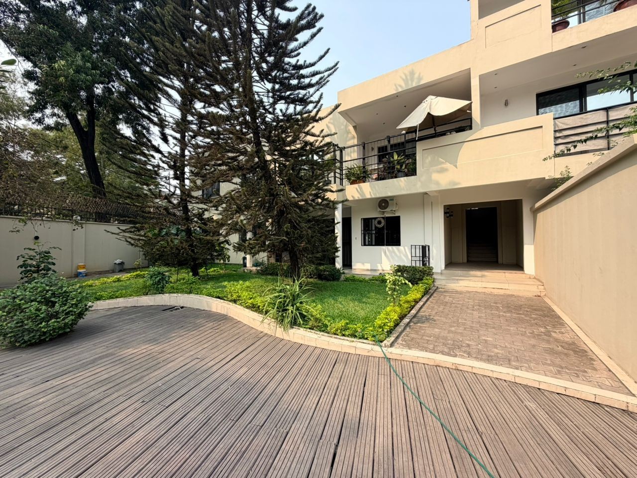 Duplex à Vendre – Gombe, Kinshasa