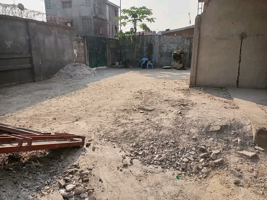 Parcelle-Terrain à Vendre – Kasa-Vubu, Kinshasa