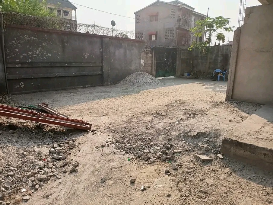 Parcelle-Terrain à Vendre – Kasa-Vubu, Kinshasa
