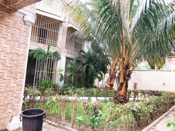 Villa à vendre – limete, kinshasa