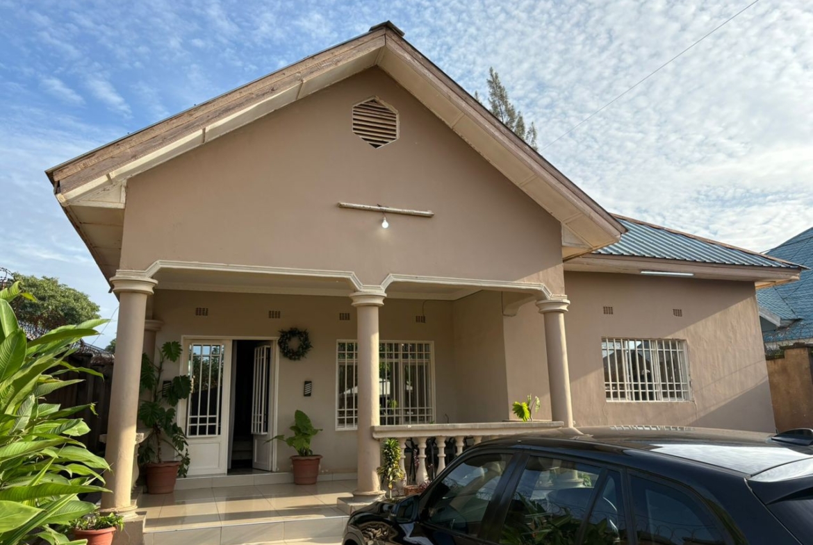 Maison à Vendre – Golf Météo 1, Lubumbashi