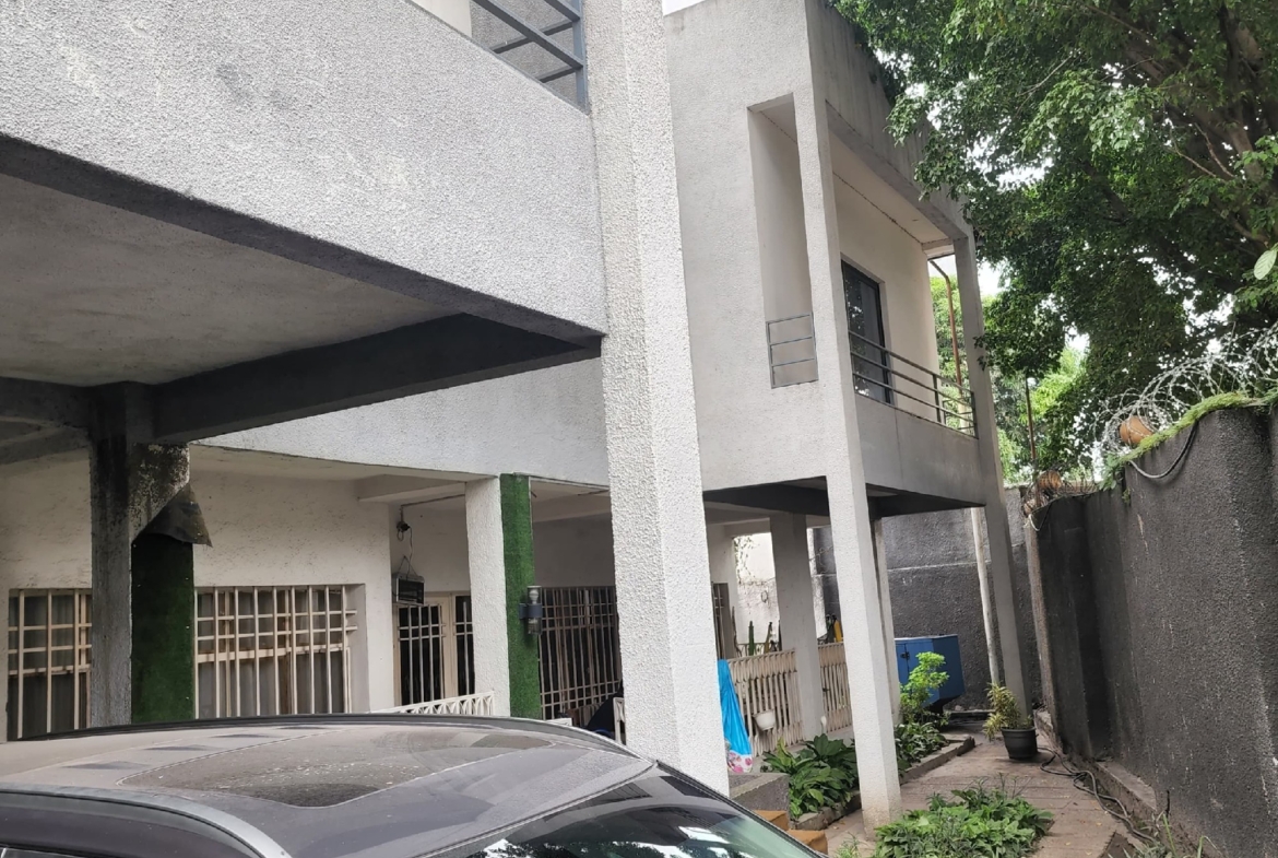 Parcelle-Terrain à Vendre – Gombe, Kinshasa