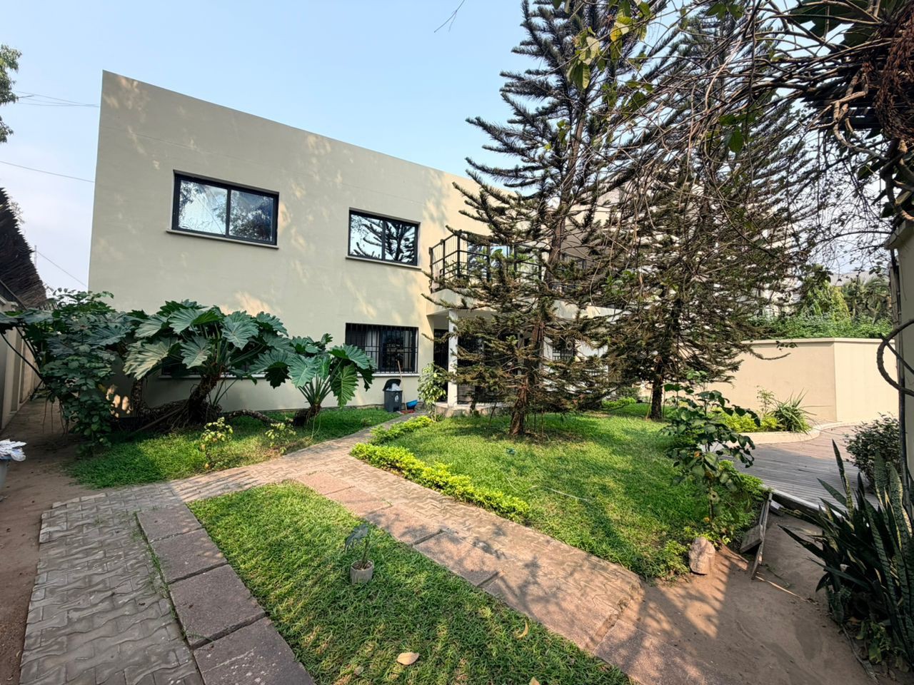 Villa à Vendre – Gombe, Kinshasa