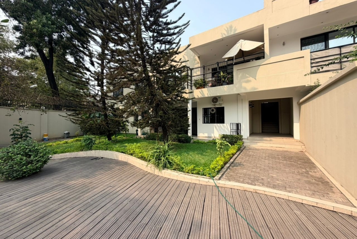 Villa à Vendre – Gombe, Kinshasa
