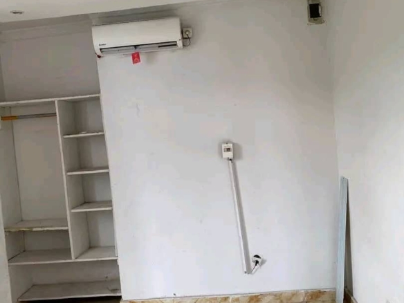 Studio à louer – macampagne, kinshasa