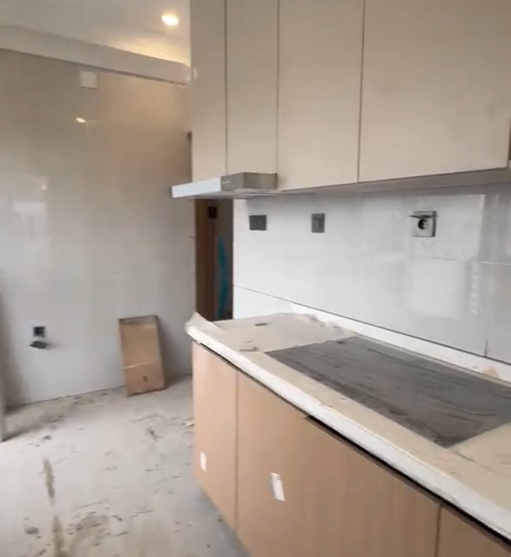 APPARTEMENTS EN LOCATION DANS LA COMMUNE DE KINTAMBO
