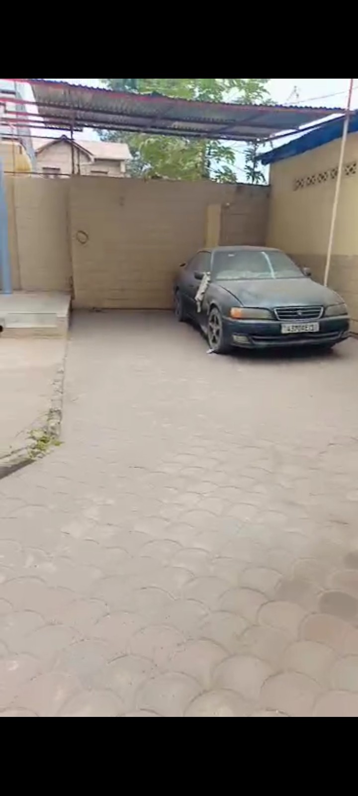 Une Magnifique maison jumelée mis en location dans la commune de Ngaliema quartier GB