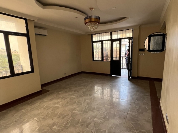 Appartement très propre au deuxième niveau mis en location dans la commune de kintambo