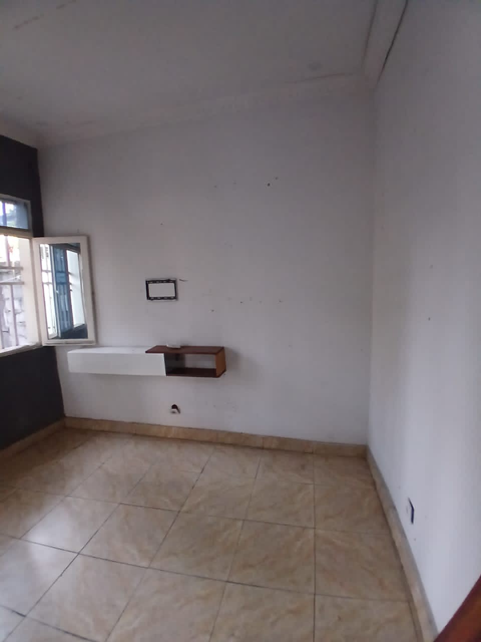 scaled_1000840081 Maison à Louer – Ngaliema, Kinshasa