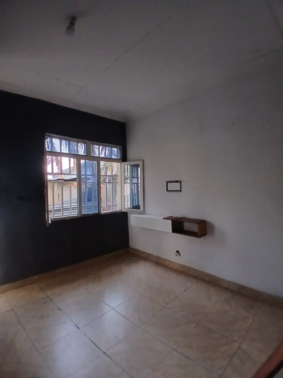 scaled_1000840088 Maison à Louer – Ngaliema, Kinshasa