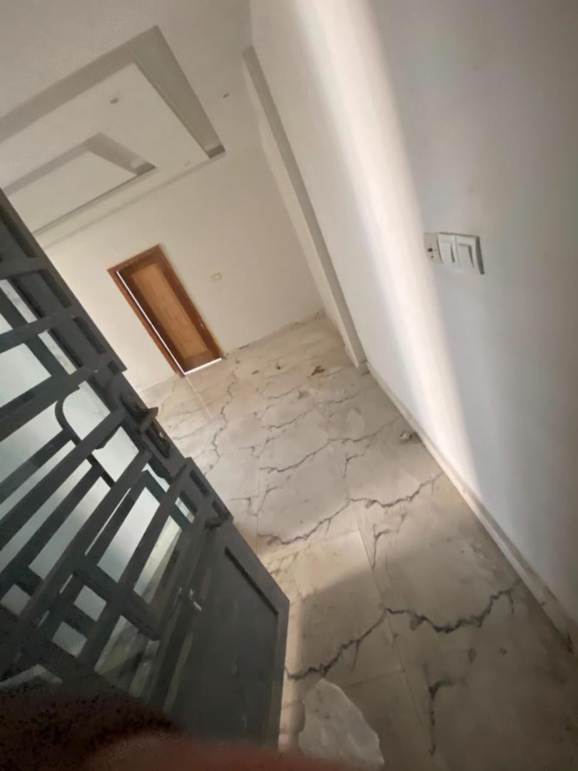 scaled_1000840130 Appartement à Louer – Ngiri-Ngiri, Kinshasa