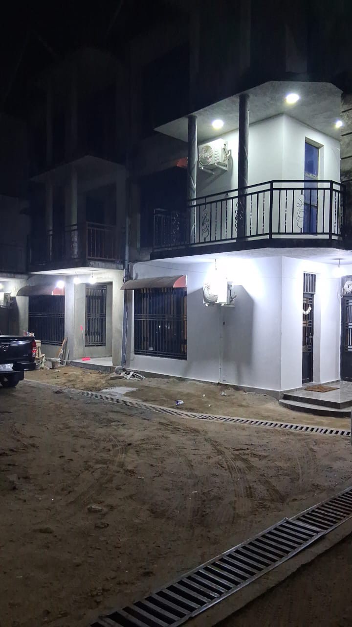 appartement à louer à ngaliema joli parc, référence des écuries