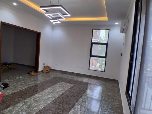 Appartement à louer à ngaliema joli parc, référence des écuries