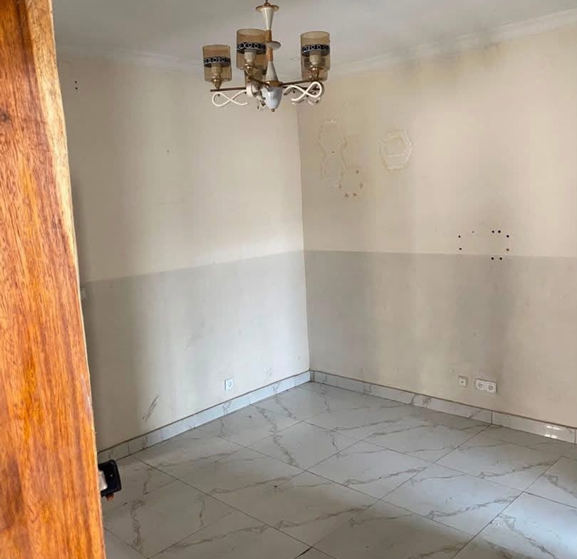Appartement à louer au 1er niveau à limete 7ème rue industrielle