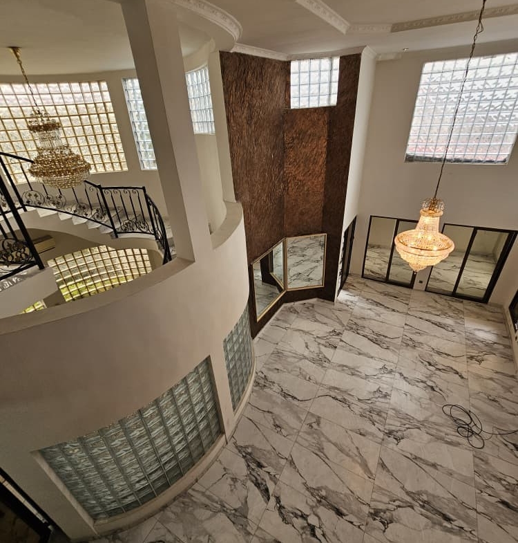 Toute la parcelle en location (DUPLEX) à ngaliema joli Parc