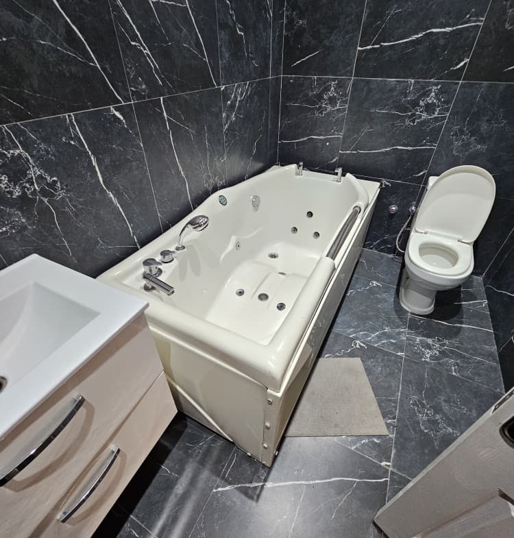 Toute la parcelle en location (DUPLEX) à ngaliema joli Parc