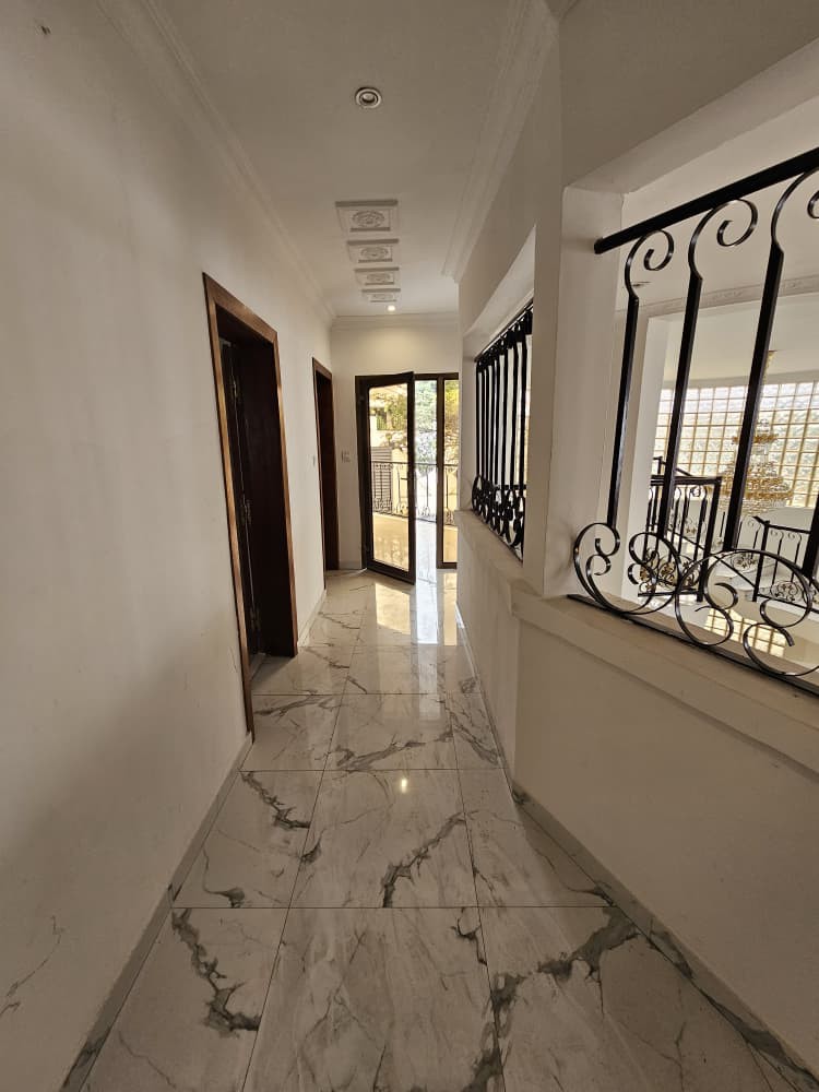 scaled_1000884704 Toute la parcelle en location (DUPLEX) à ngaliema joli Parc