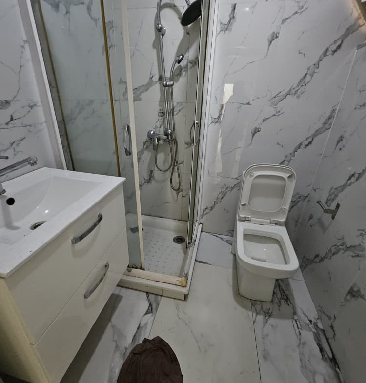 Toute la parcelle en location (DUPLEX) à ngaliema joli Parc