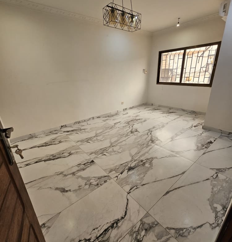 Toute la parcelle en location (DUPLEX) à ngaliema joli Parc