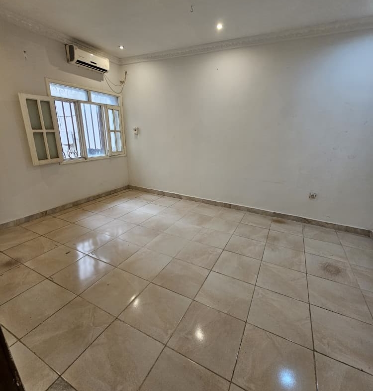 Toute la parcelle en location (DUPLEX) à ngaliema joli Parc