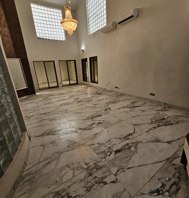 Toute la parcelle en location (DUPLEX) à ngaliema joli Parc