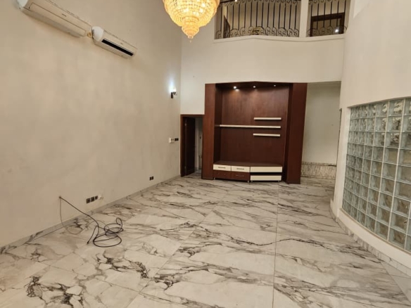 Toute la parcelle en location (duplex) à ngaliema joli parc