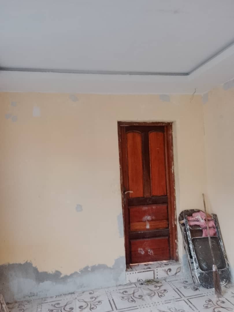 Maison basse à louer à ngaliema, référence lubaki