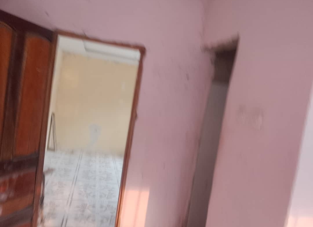Maison basse à louer à ngaliema, référence lubaki